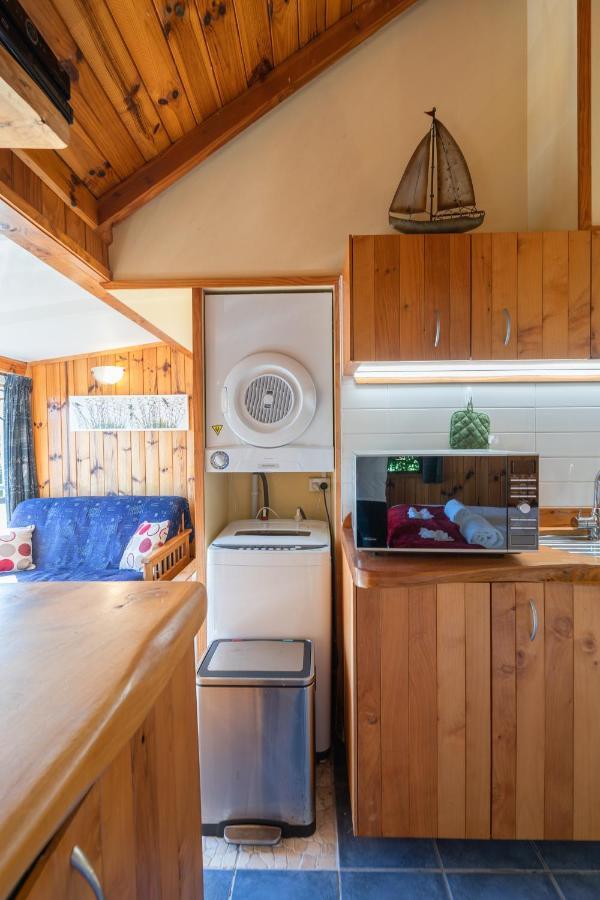 Supacute Character Cottage, Wifi, Sky Tv, Spa Bath, Spa Bath, Dble Kayak And Possibly A Car! Палм-Бич Экстерьер фото